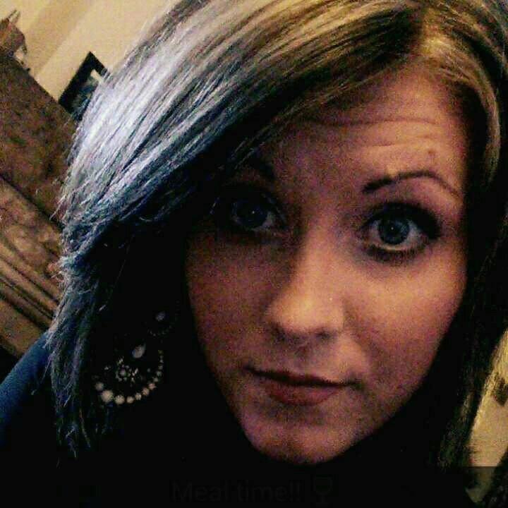 kimrussell_'s profile picture. 