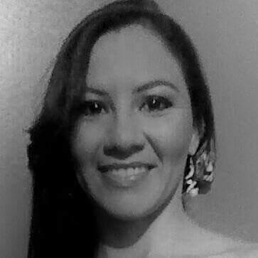 Periodista, microempresaria, esposa y madre :-)