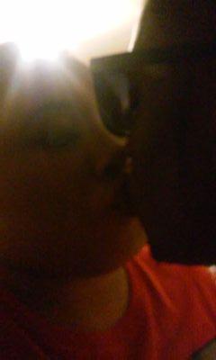 to know me is to love me. follow me i'll follow back :)