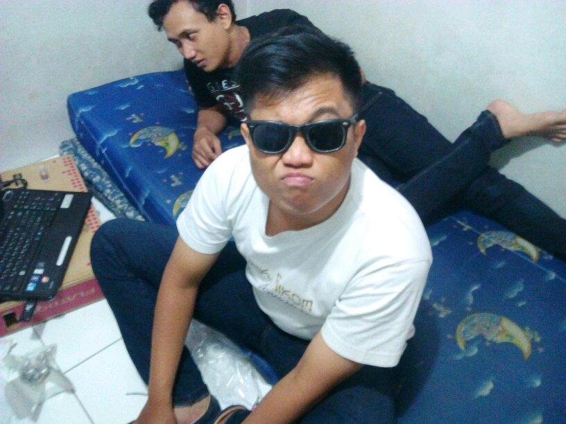 Teringat nasehat seorang teman. De, tampar 'mereka' dengan prestasi. | Ngapak | Pemimpi Besar | Family Man |7e9bc5f9|