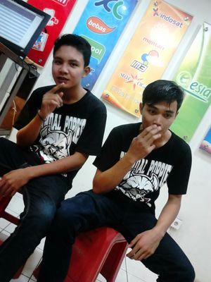 susah senang selalu bersama