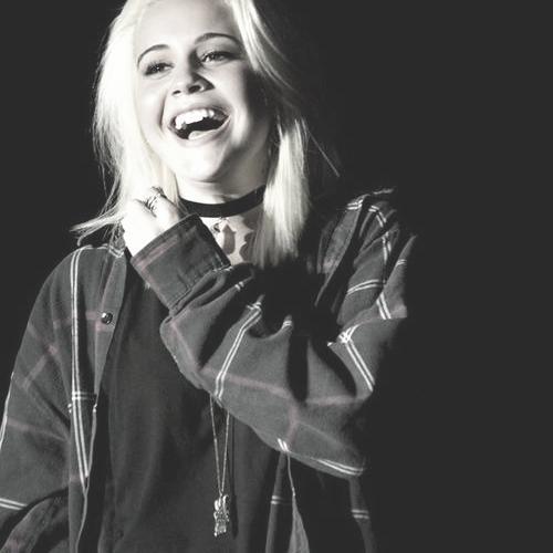 fourftbadlands's profile picture. @electrifyingafi gave you a free follow! follow her and ask for a fb