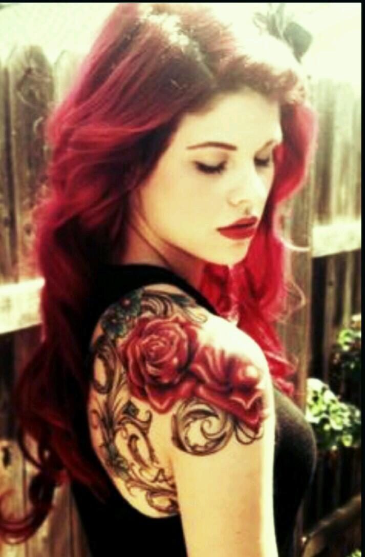 @Gothams_Poison and @Cold_Knight117 daughter from the future I guess you could say I'm more like Dad than mum.  #Single.  -.-