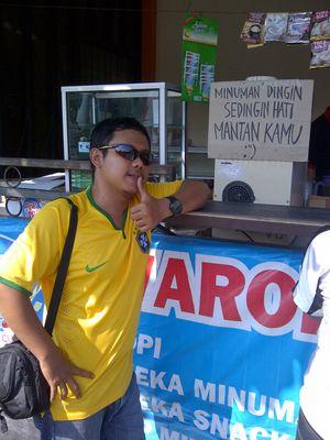 Milanisti and bobotoh persib ..Physics maniac ..Mr.Nice Guy not Gay..
