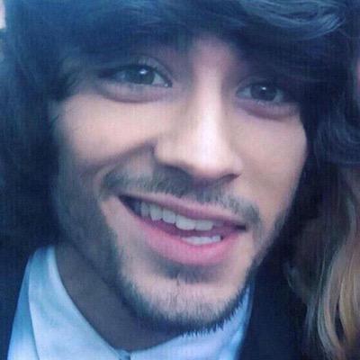 ask for a follow back on @raybanzouis