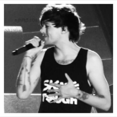 i want louis to kick me like a soccer ball