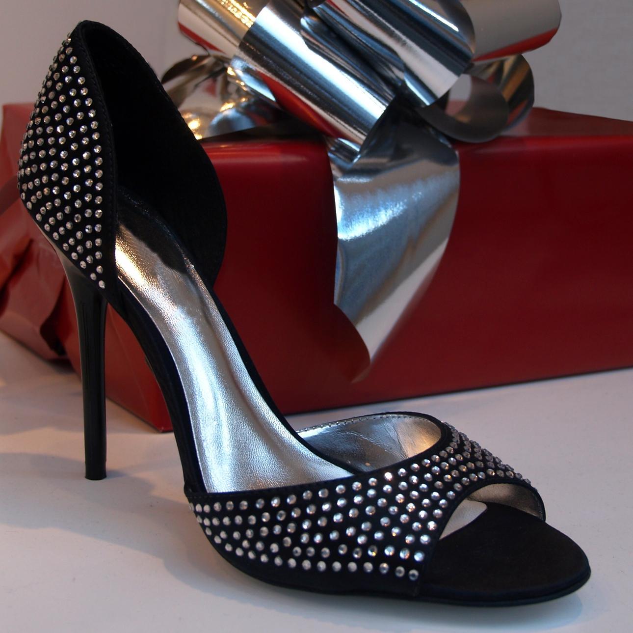 glamourheels's profile picture. A blog dedicated to high heels, boots, fashion footwear
