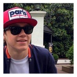 follow @flawlessniaII please✨