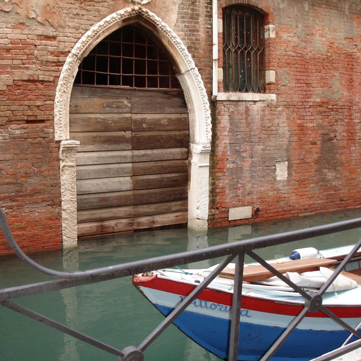 mosaiciste's profile picture. writing and reading no arithmetic