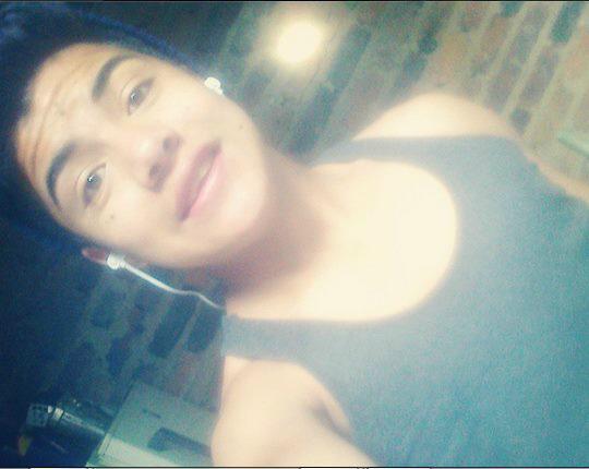soy un amante del HIP-HOP no me gustan las personas falsas, no drogadicto pero si me gusta el rap. ALL WE NEED IS LOVE
