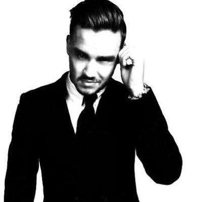 musician/band we love our fans follow me on twitter and surscribe to one direction vevo web❤️❤️ you guys xx :)