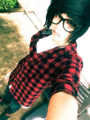 Jayy/18/bi/single, alone and broken