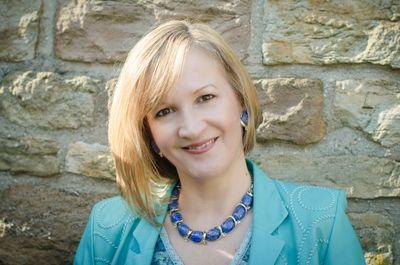 22 years a banker, 11 a ladies gym owner. Now as an Arbonne Independent Consultant, I help people to look and feel amazing!