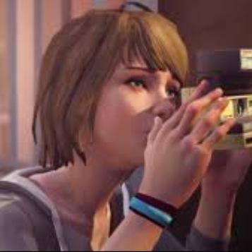 Hiya! My full name is Maxine Caufield and I can... wait you probably won't even believe me... TWD/TWDG/TLOU/Life Is Strange/
