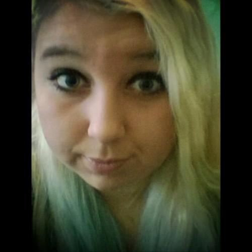 3rebeccalouise's profile picture. I follow back