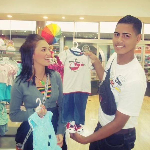 Una sola cara donde me pare bebe.     Me Sigues_Te sigo*-*