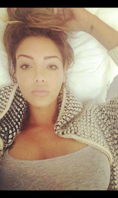 Marseille☀☀☀☀☀
Célia_benattia ma soeur Nabilla LaPlusBelle Je t'aime ❤
Lilia