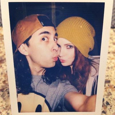 Engaged to @ThatSoFaux @Tara_Fuentes and Bella are my beautiful daughters I'm in a band called Pierce The Veil. RP