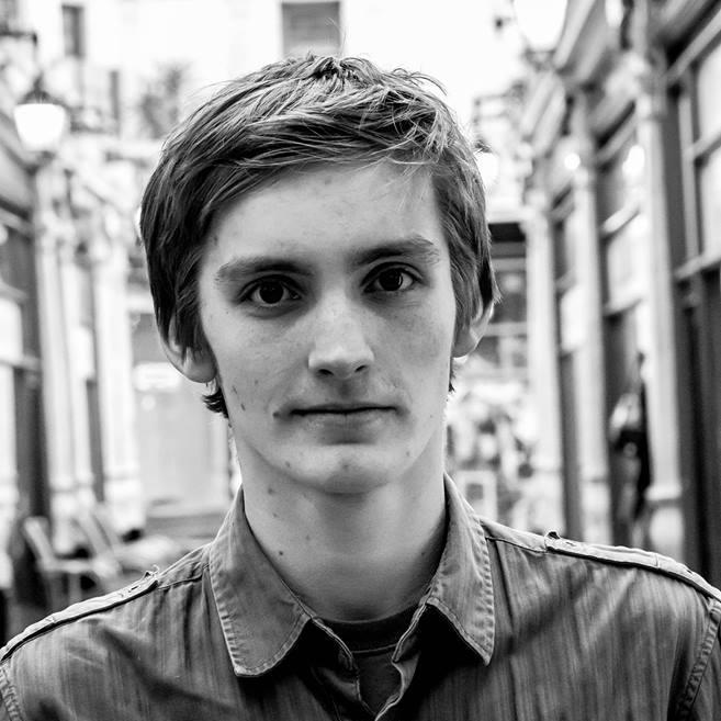 dna1712's profile picture. Actor, can also knit...