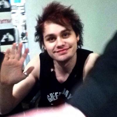 wrappcd's profile picture. hi man!!! this is a free follow from @yescth, she'll follow back!