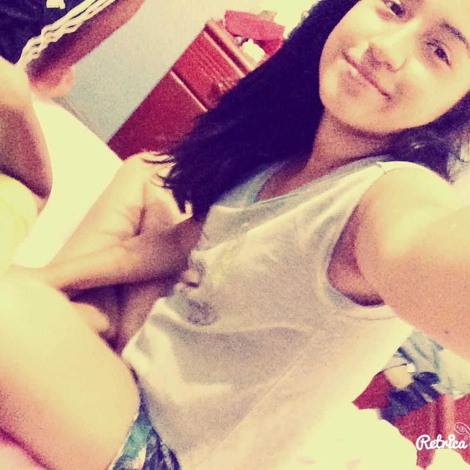 well I as I am pamela i like one direction, bone paramore all, I am a non-normal case and that makes me special is that I do not say personalida disease but as