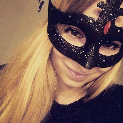 Névrosée, psychotique, aliénée, détraquée. CHAOS