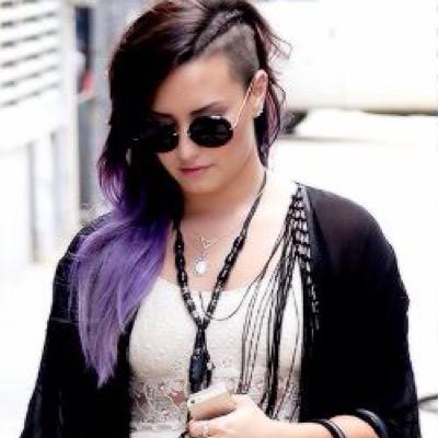 he mirror can lie, doesn't show as you are on the inside - @ddlovato .