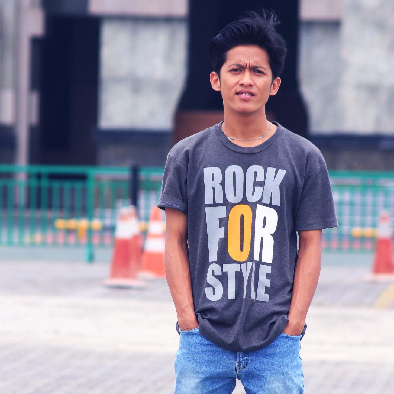 player basist @deathconfomity | Death Metal ||Pin:263e454d / no.Hp:082170010667 /  fb:Death Conformity Official, dian_q5aja@ymail.com