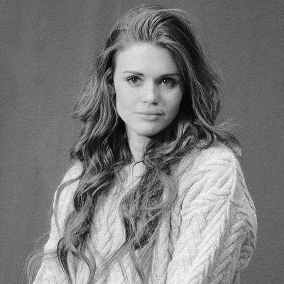 LuckyxThirteenx's profile picture. Universitaria en Eastern. Lucky Thirteen. Un genio de las matemáticas, un desastre en biología. ¿Apostamos? 100% segura de que puedo ganarte. @Rol_RF