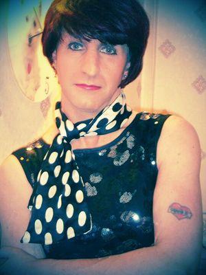 kirstysimmo23's profile picture. transgender and happy