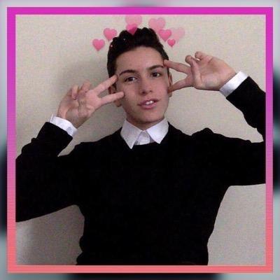 just checking out @LOHANTHONY tl to see what it looks like lmao