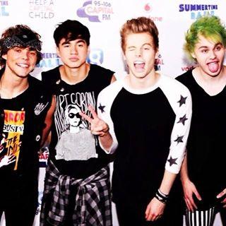 ◆Directioner◆Criaturia del señor◆Books◆5SOSFamily◆