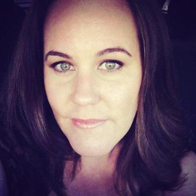 Gamer. nerd. proud wife of @UOYREDRUMI_COD. mom of a superhero. master builder.