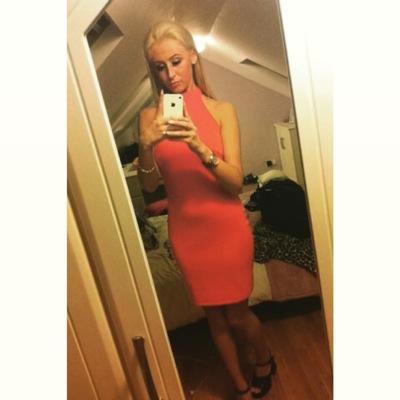 I'm just a blonde bimbo ;)
Add me on snapchat jamieleightay4
Follow me on instagram jamieleightay12