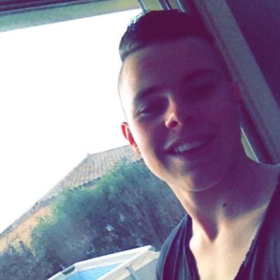 TonyMscn's profile picture. Toutes les mères de l'univers ont donné naissance à un enfant. Exepté pour moi! 
Elle a donné naissance a une Légende. 
Les Plus importants #MOTBAJ