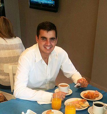 lucasgrava's profile picture. 