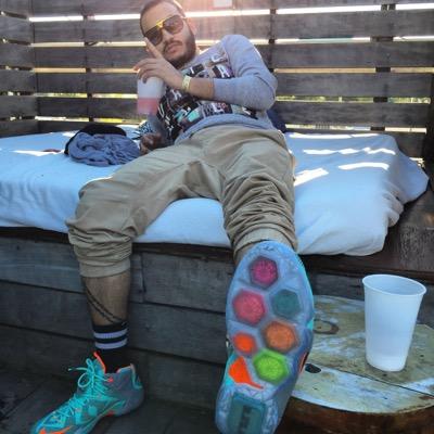 RaviRicher's profile picture. if you aint makin POWER MOVES you aint MOVIN---find me amongst La FAMILIA. instagram: @ravithegenius I've come way too far to regard me as a regular