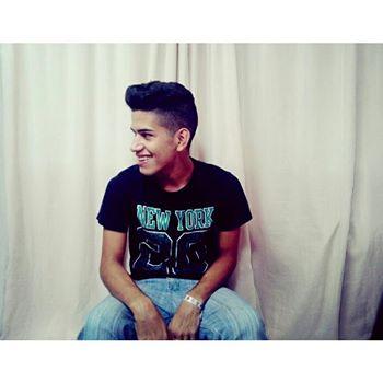 16. Haciendo buen rap para todos, la vida es un freestyle. 18/02 @ArChrnos♡