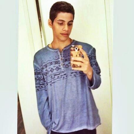Fala de mim pelas costas e treme quando me vê / Cutler ♥  Keké ♥ Nath ♥ Babi ♥ Pami