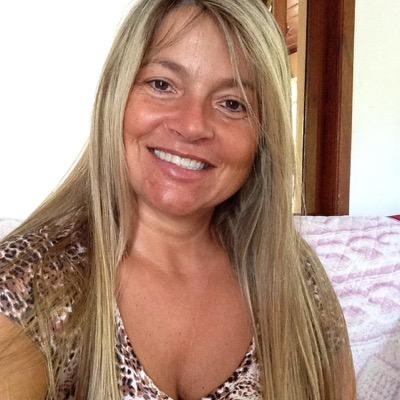 Eu sou do sul.. Gaucha com muito orgulho, Gremista de coracao..❤️ a minha terra tem o ceu azul.. ☁️