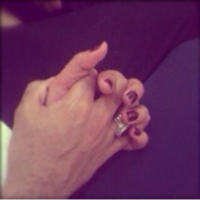 مملوحه ي سيدي وحضن يدي ترف يحق لك مليون مرآآ تححبني..!