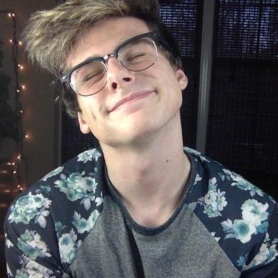 follow @pottorffshit pleasee want to hit 1k