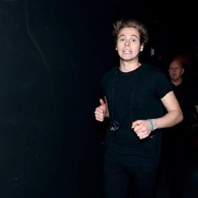HQ LUKE OUTFITS