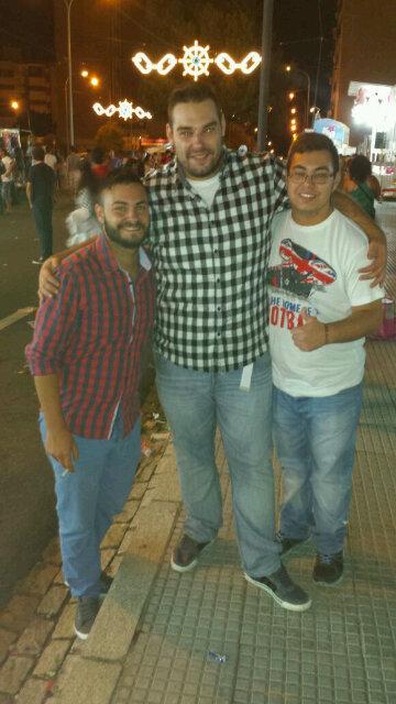 Soy estudiante del ciclo medio de cocina del v.de belén,me encanta la semana santa mi mejor amigo y hermano es @jesusrv3 y me encanta salir con mis amigos.