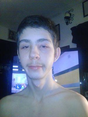 houie2000's profile picture. 