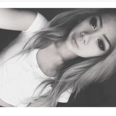 XVisaya's profile picture. All I need are video games and coffee | insta : @xiaravisaya