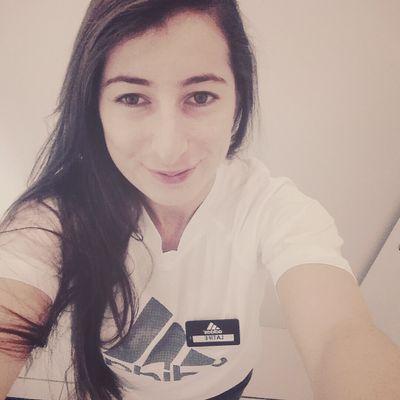 Gulavagok's profile picture. Nasılsın Diye Sordu Adam İyiyim Dedi Kadın Fiziken İyi Ruhen Darmadağınık..