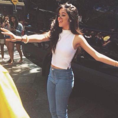 follow @lesbihalsey