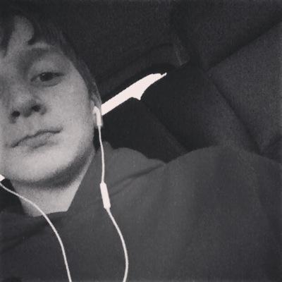 I play on Xbox one I like playing professional matches-Dont forget to subscribe:https://t.co/t81jxtiAuI