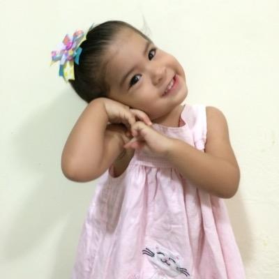 Sincera al 100%, respetuosa y leal... Amiga d mis vdderos amigos!! Agradecida con Dios x el dia a dia todo y todo lo q me da... ☺